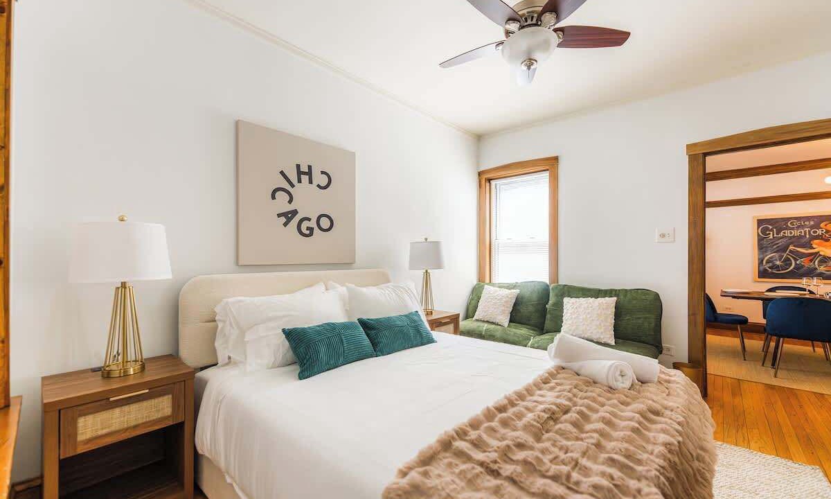 Photo of Bedroom in Lakeview