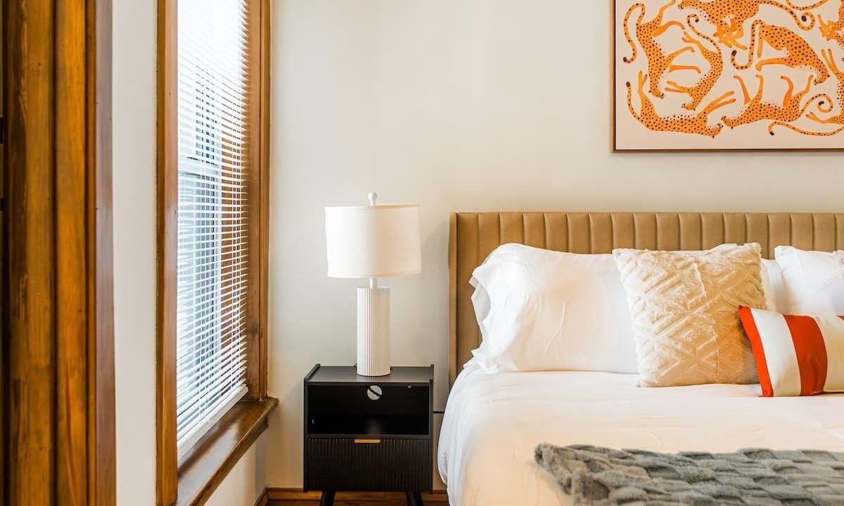 Photo of Bedroom in Lakeview