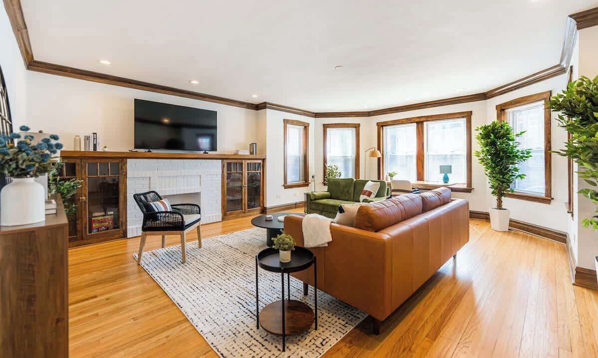 Photo of Livingroom in Lakeview