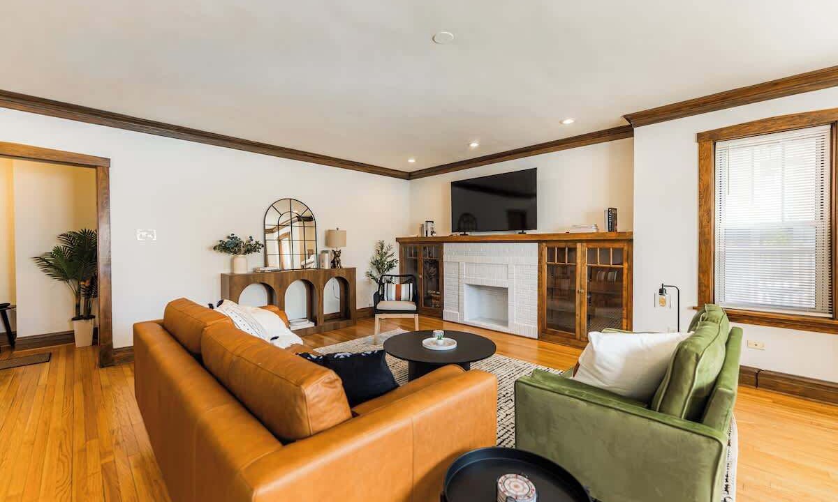 Photo of Livingroom in Lakeview
