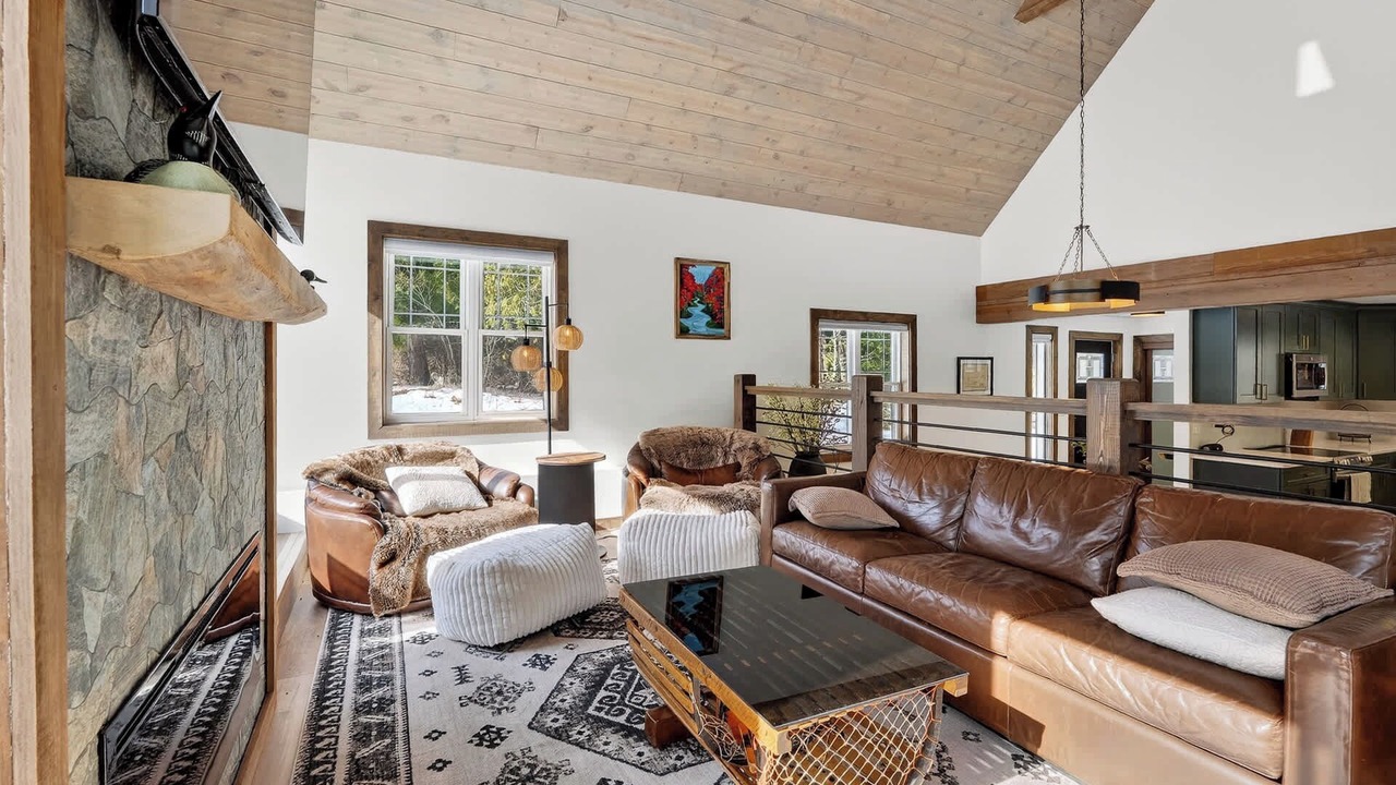 Photo of Livingroom in Baileys Harbor