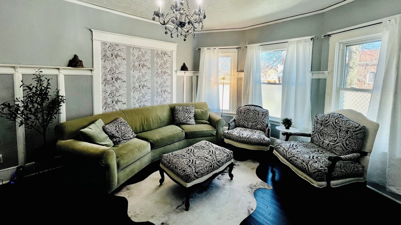 Photo of Livingroom in Riverwest