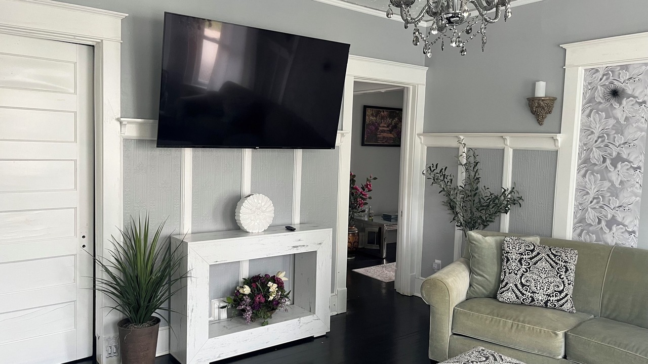 Photo of Livingroom in Riverwest