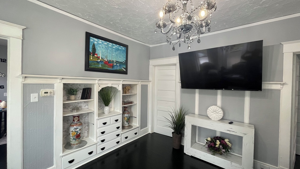 Photo of Livingroom in Riverwest