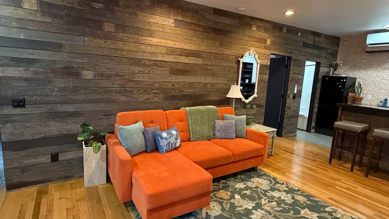Photo of Livingroom in Downtown