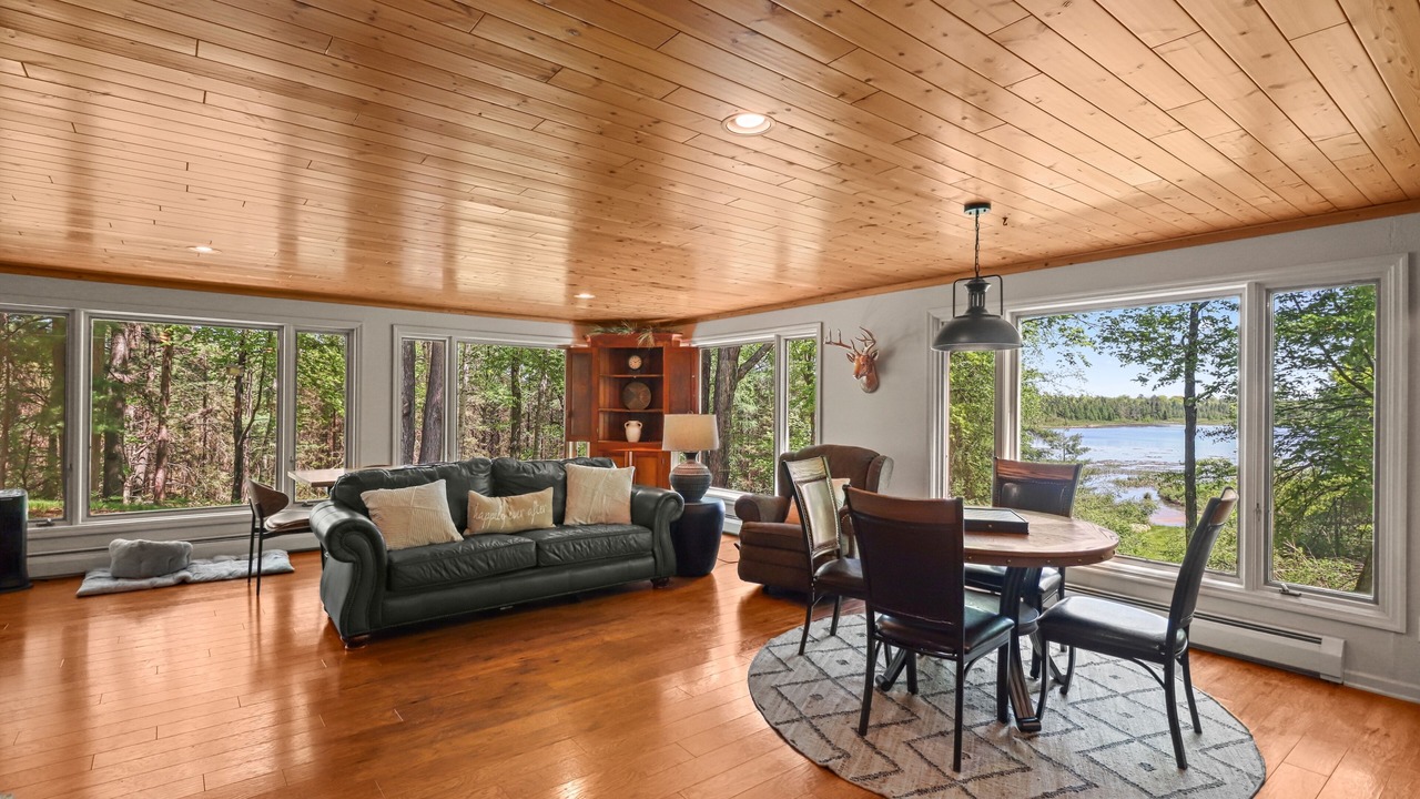 Photo of Livingroom in Boulder Junction