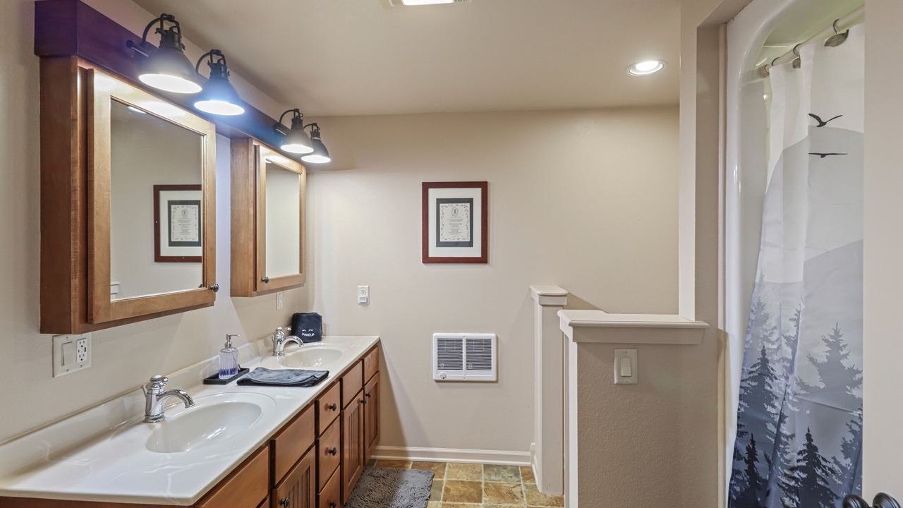 Photo of Bathroom in Boulder Junction
