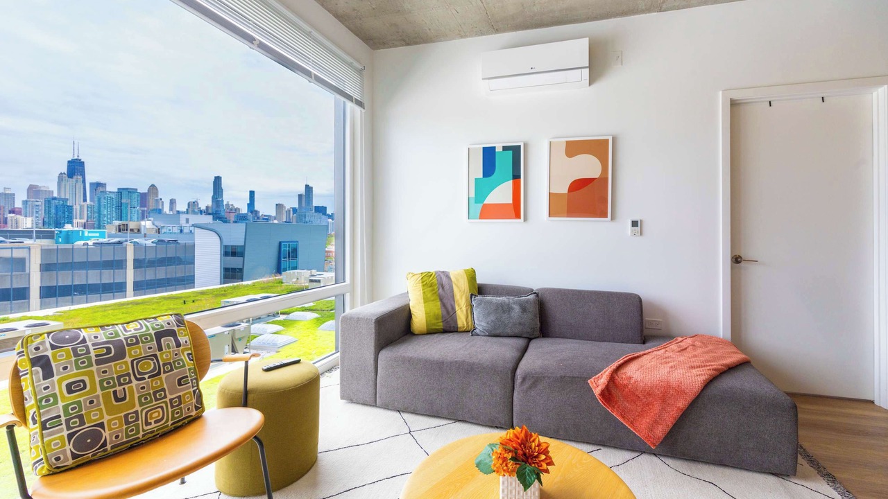 Photo of Livingroom in River North