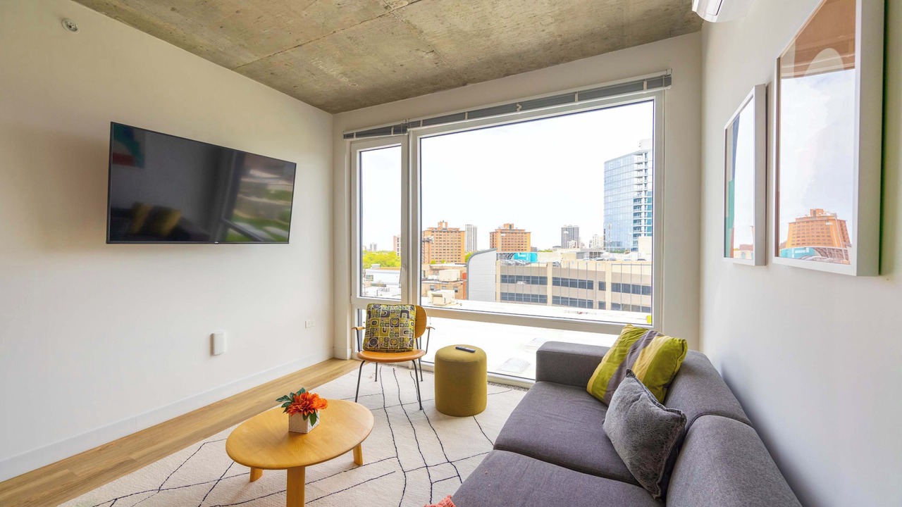 Photo of Livingroom in River North