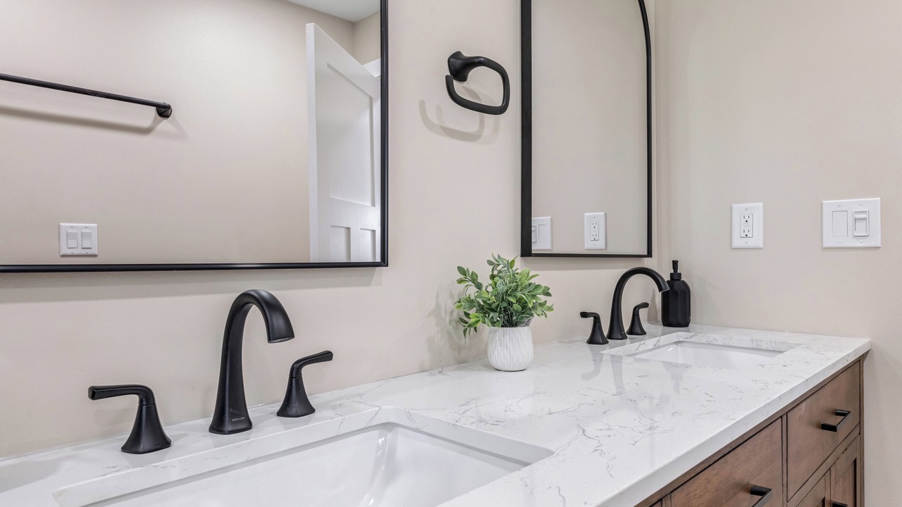 Photo of Bathroom in Wind Lake
