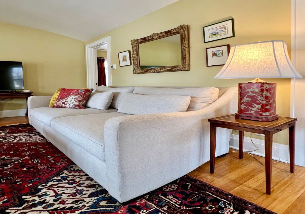 Photo of Livingroom in Shorewood