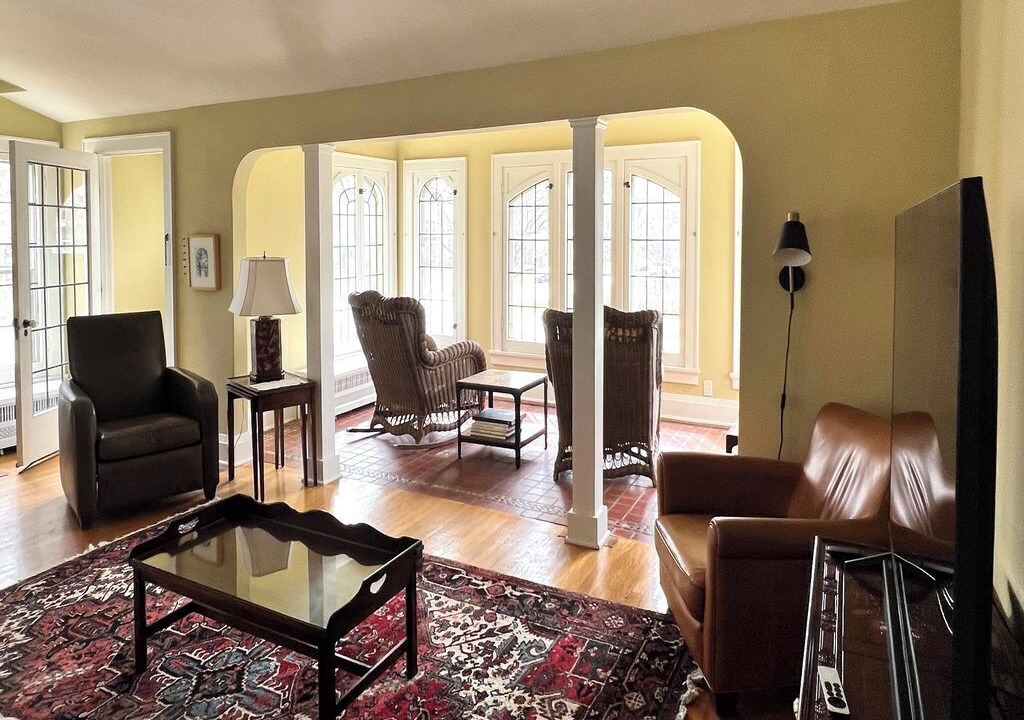 Photo of Livingroom in Shorewood