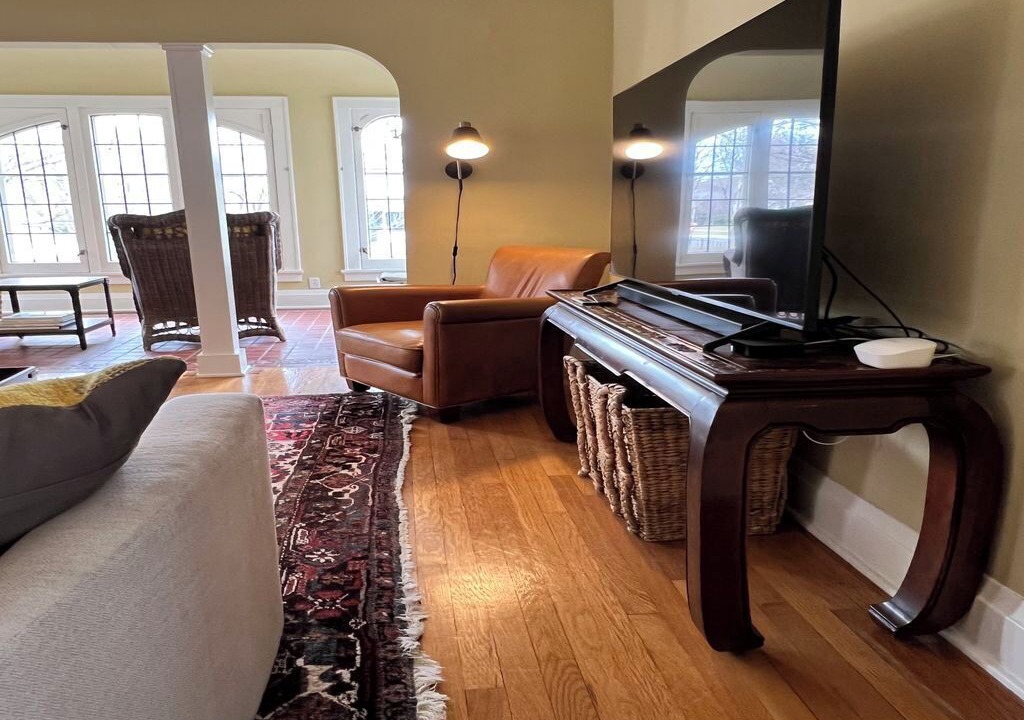 Photo of Livingroom in Shorewood