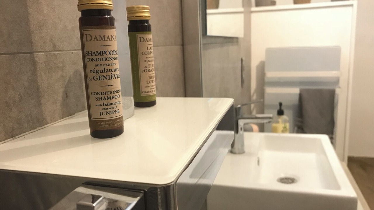 Photo of Bathroom in Sainte-Genevieve-les-Gasny