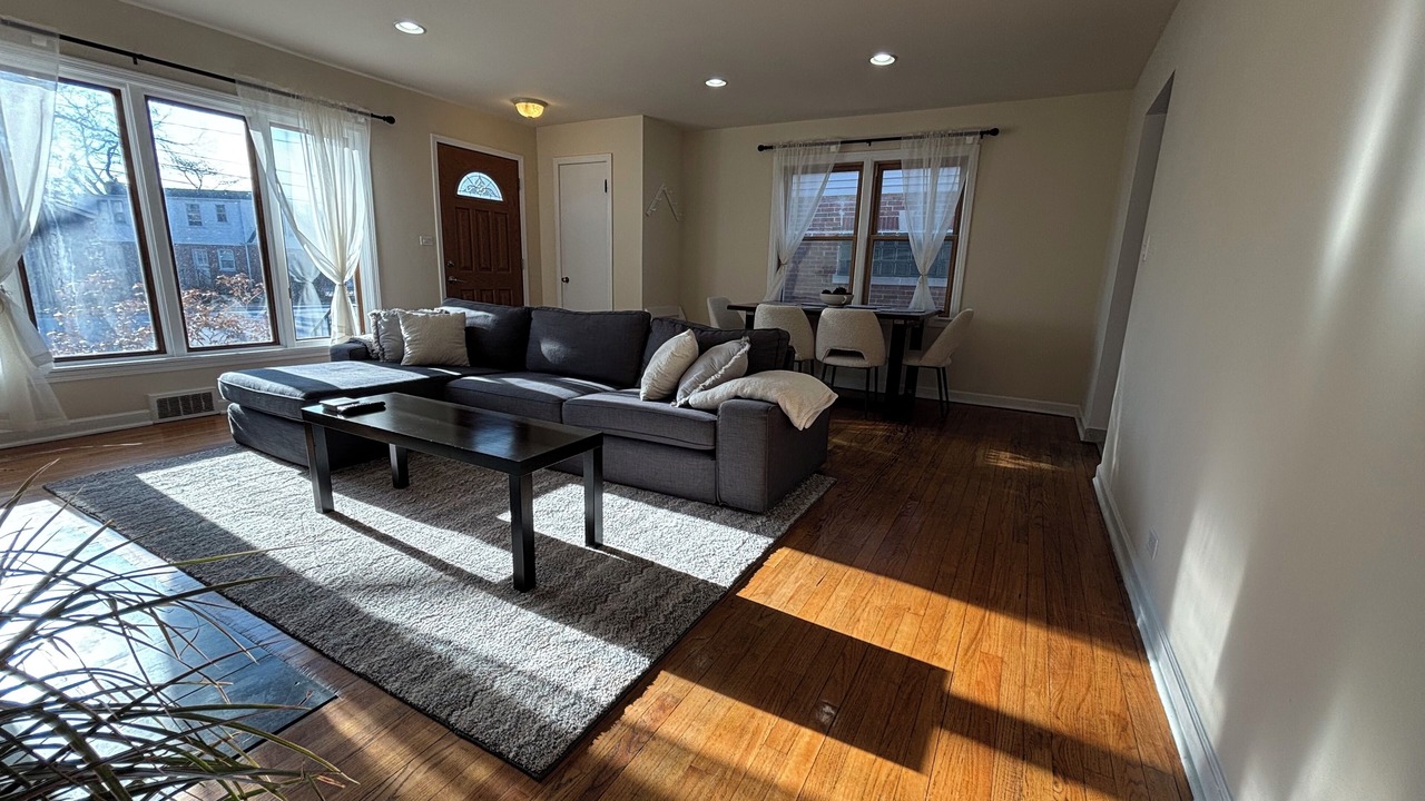 Photo of Livingroom in Skokie
