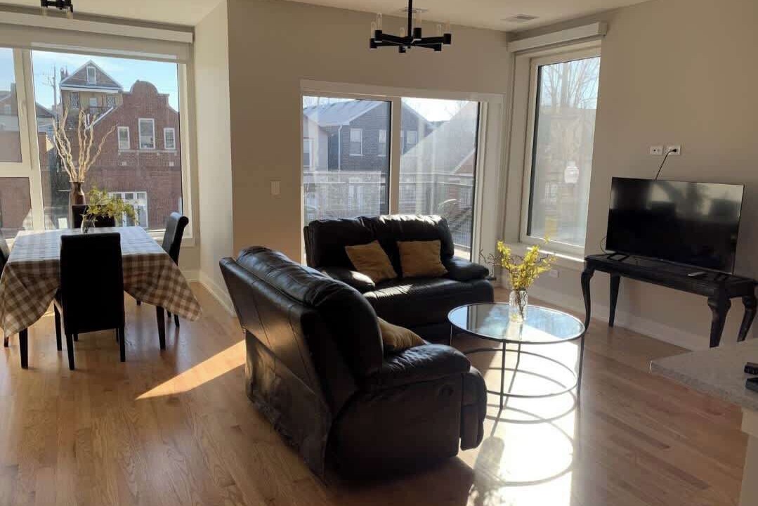 Photo of Livingroom in Heart of Chicago
