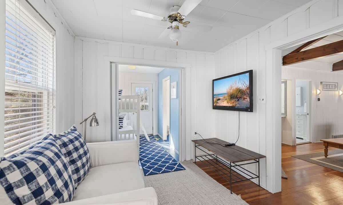 Photo of Bedroom in Grand Beach