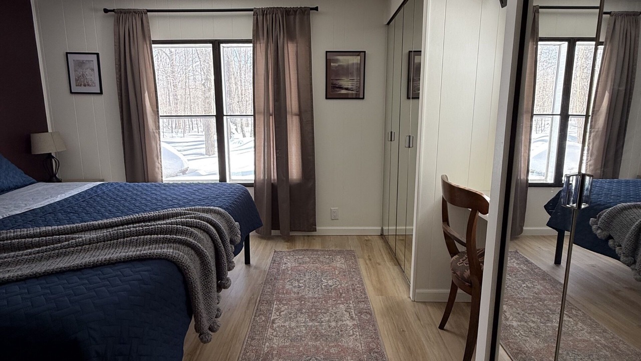 Photo of Bedroom in Carp Lake