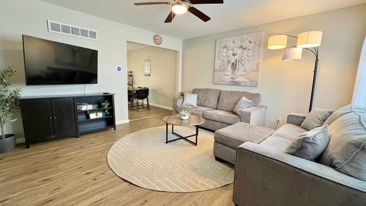 Photo of Livingroom in Quad Cities