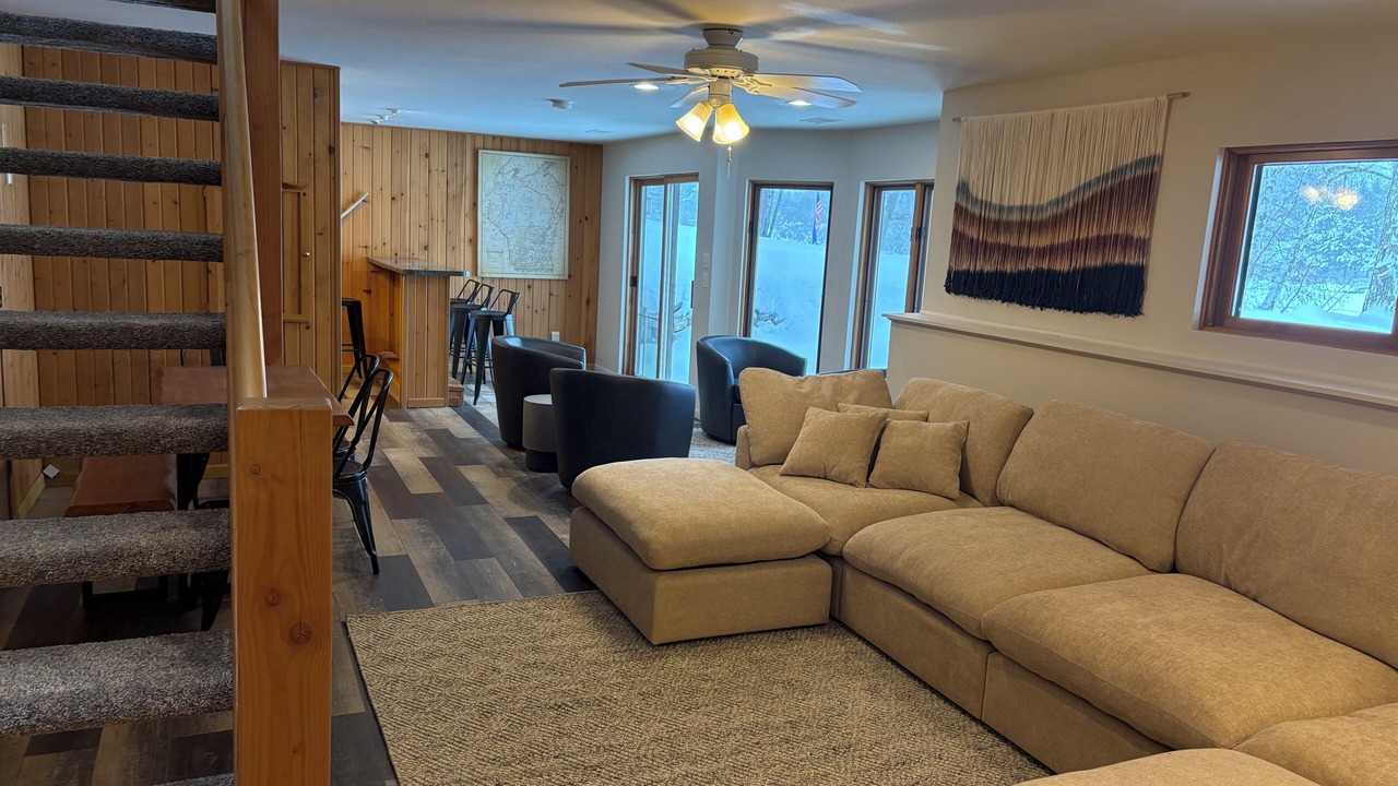 Photo of Livingroom in Eagle River