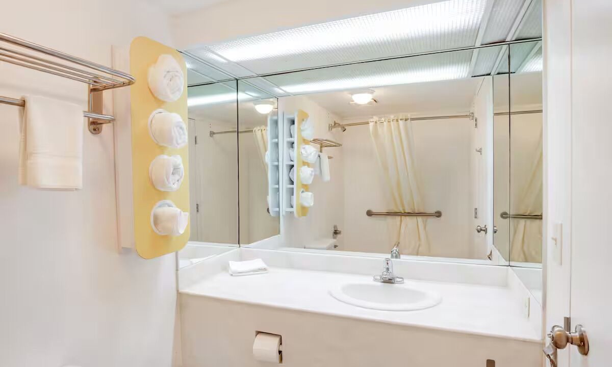 Photo of Bathroom in Muskegon Heights