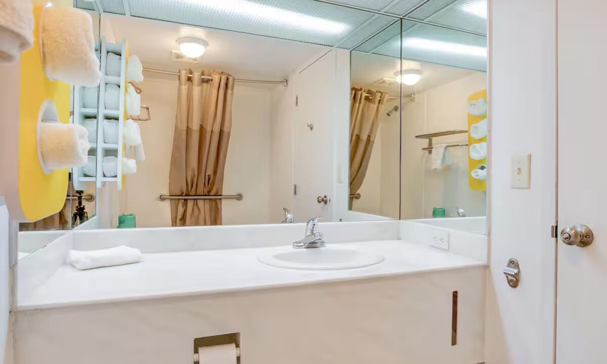 Photo of Bathroom in Muskegon Heights
