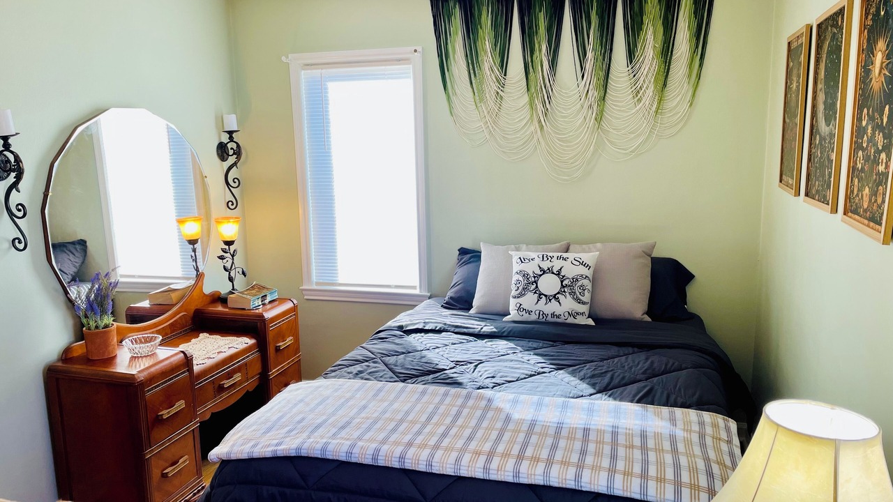 Photo of Bedroom in Roseland