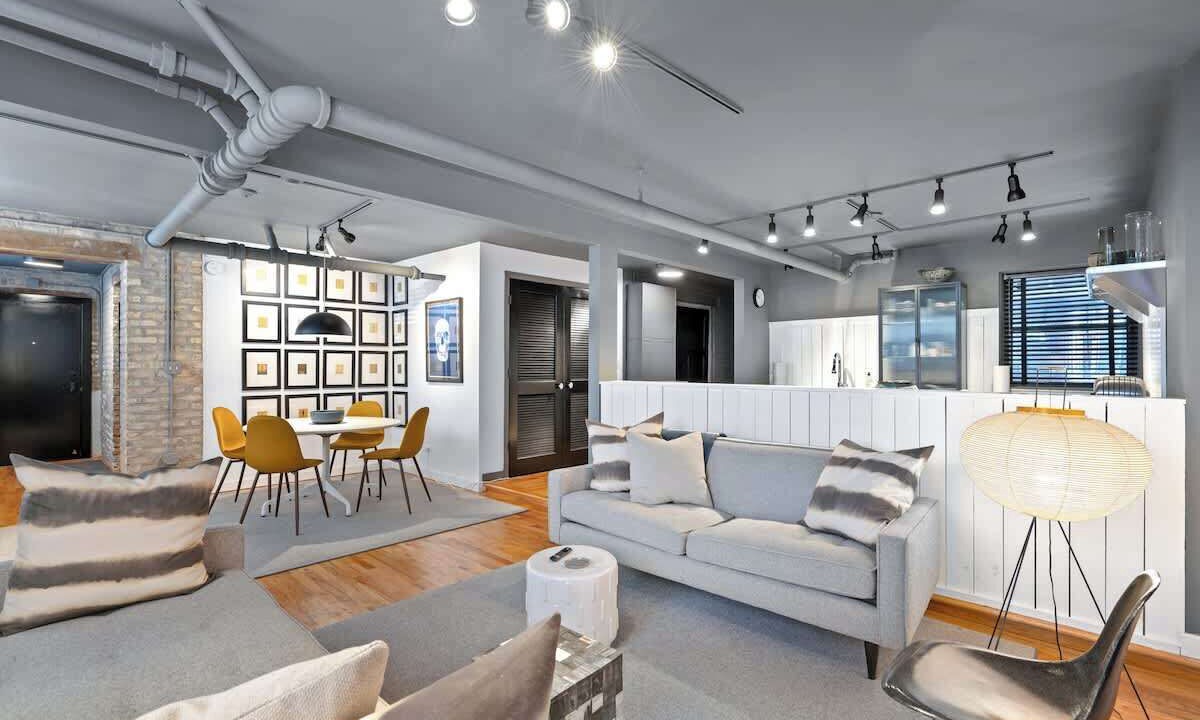 Photo of Livingroom in Wrigleyville