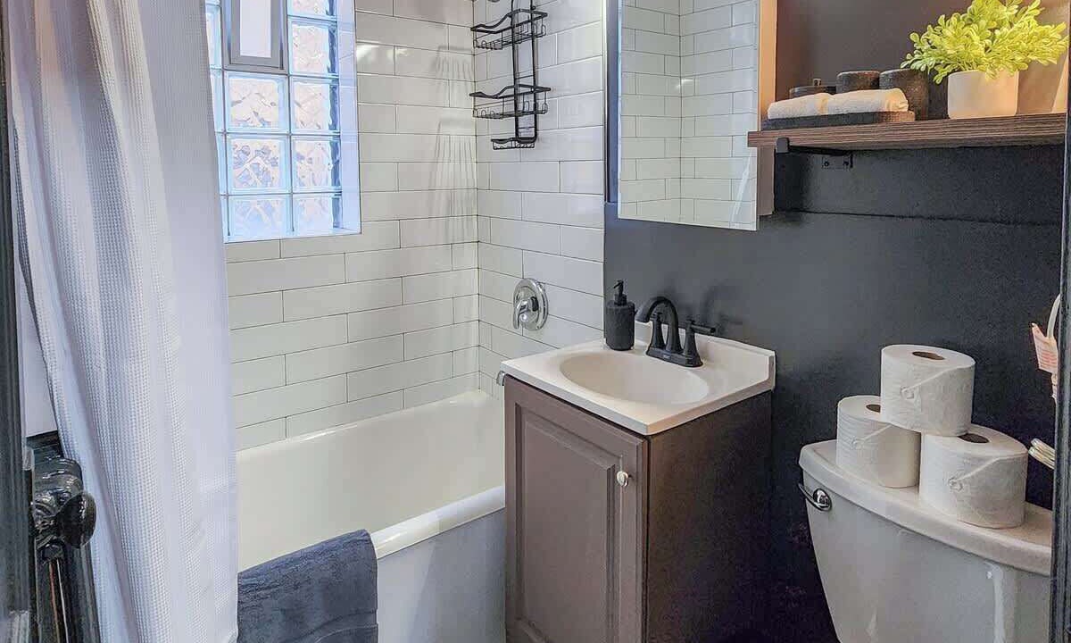 Photo of Bathroom in Mid-North District