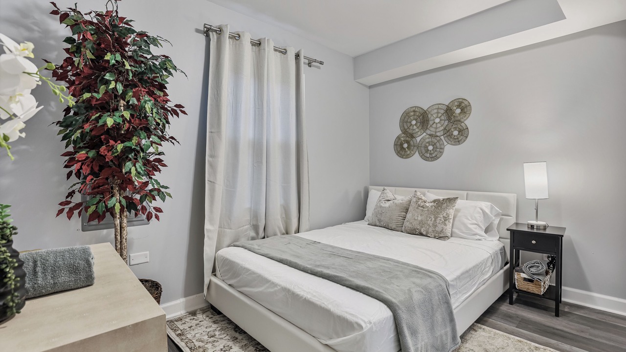 Photo of Bedroom in Bensenville
