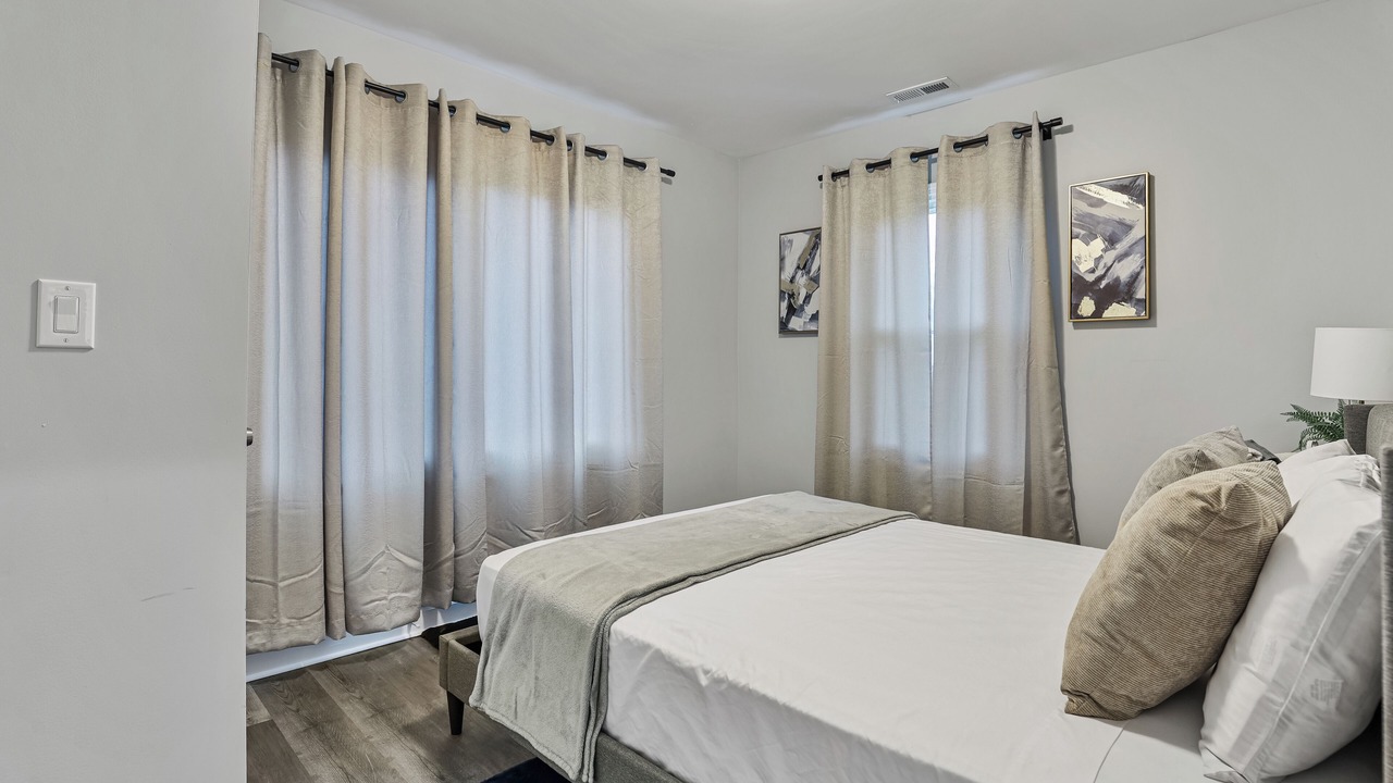 Photo of Bedroom in Bensenville