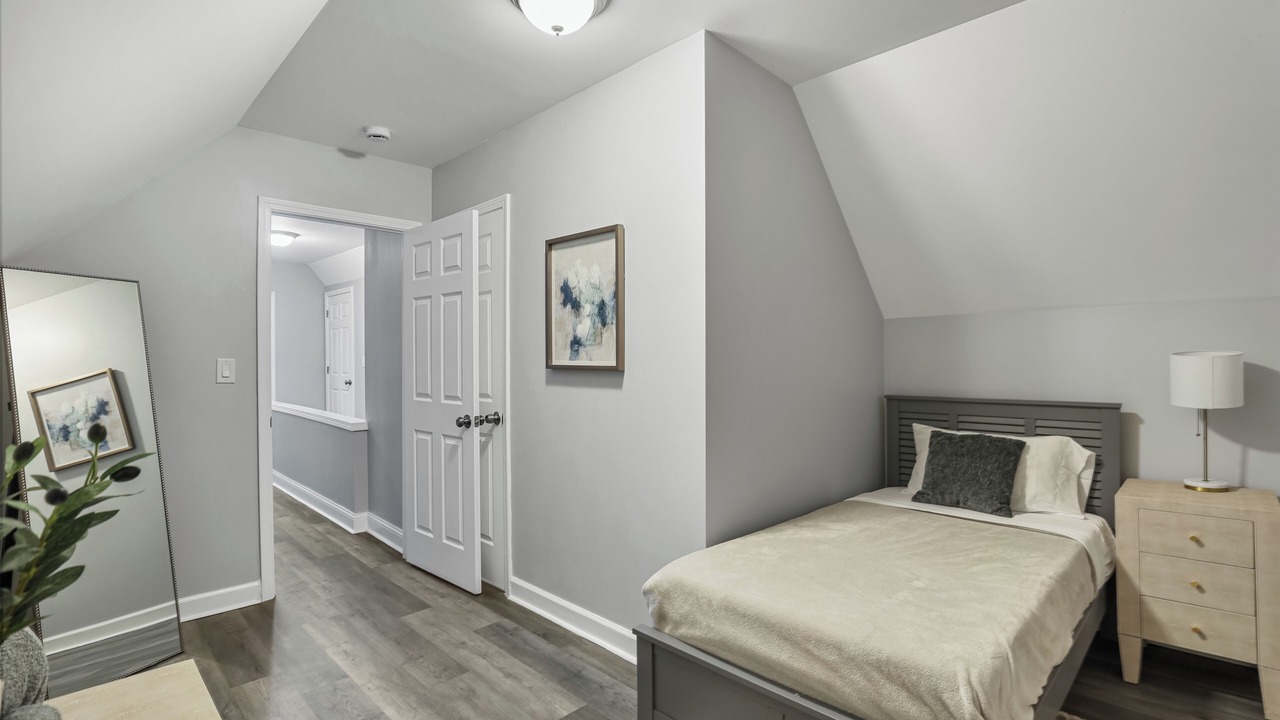 Photo of Bedroom in Bensenville