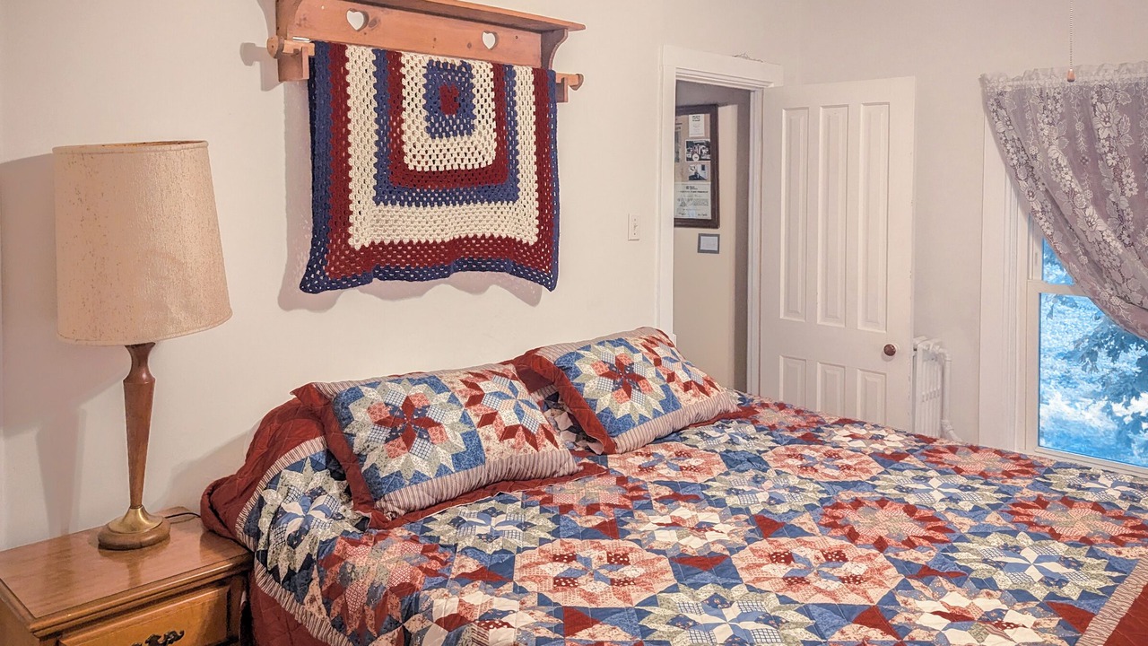 Photo of Bedroom in Galesburg