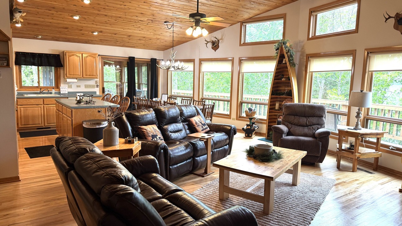 Photo of Livingroom in Phelps