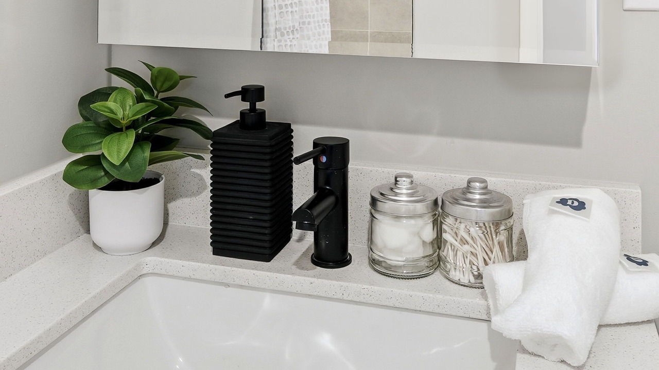 Photo of Bathroom in Edgewater Beach