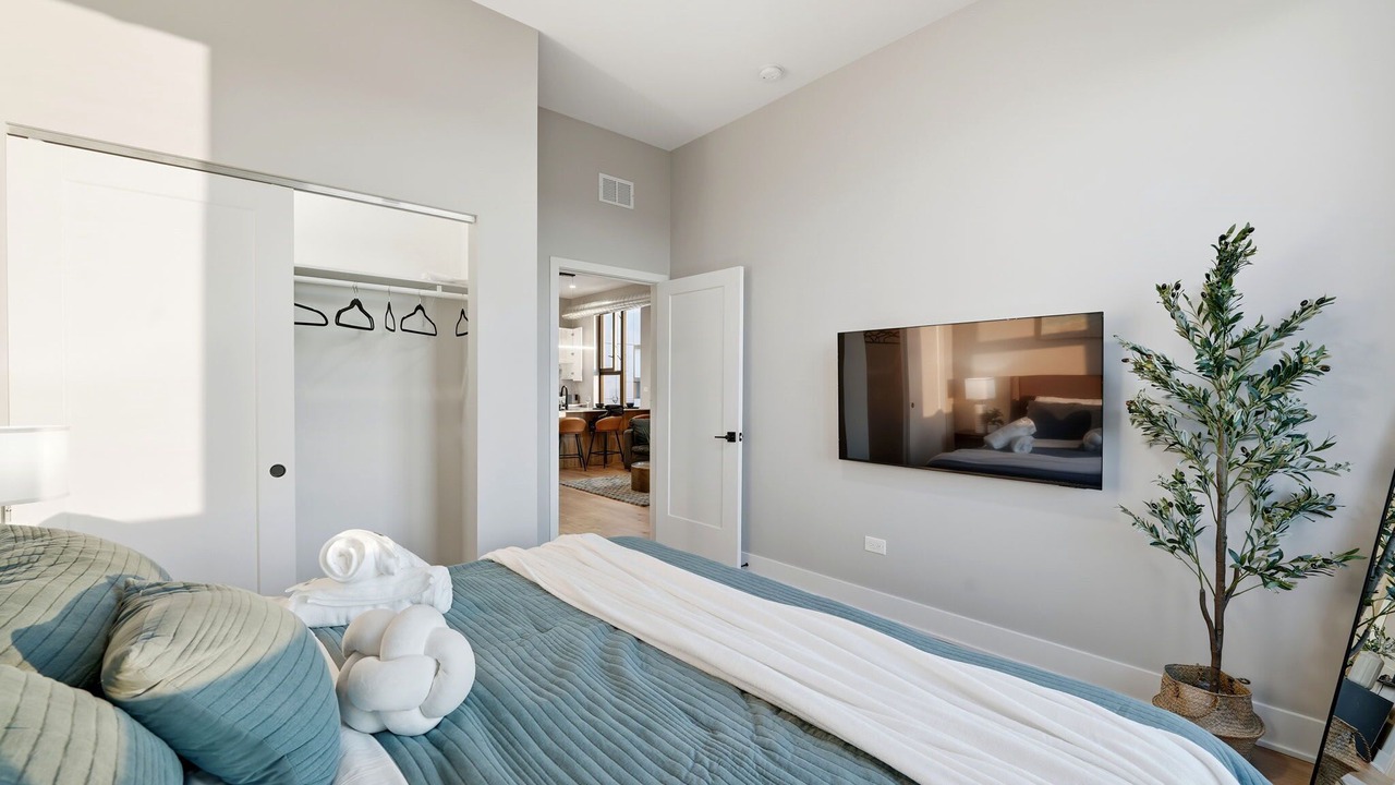 Photo of Bedroom in Edgewater Beach