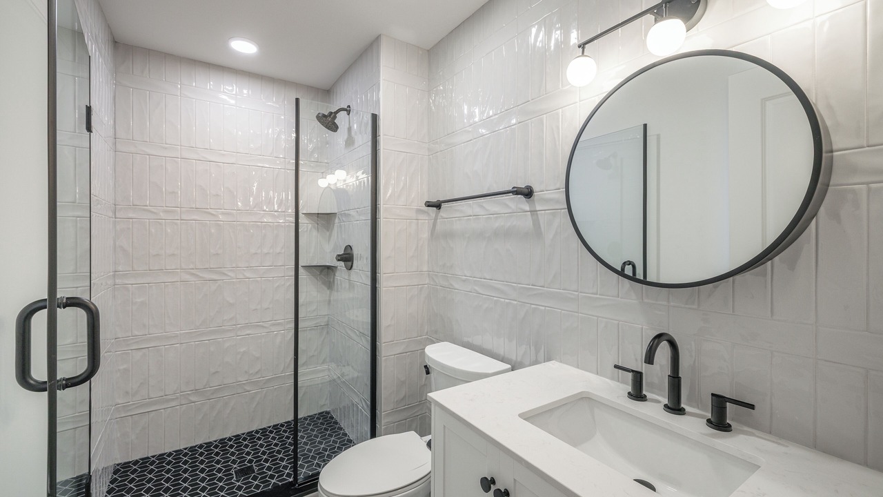 Photo of Bathroom in Lincoln Park