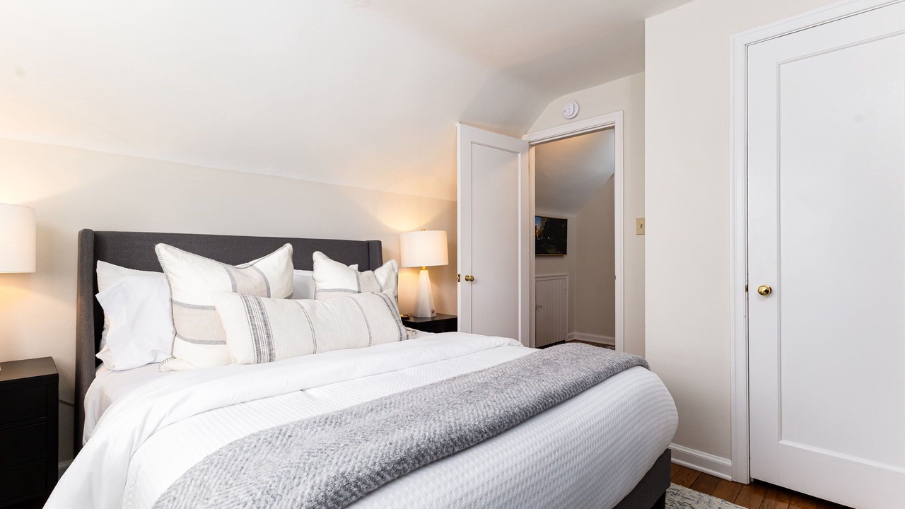 Photo of Bedroom in Northshore Triangle