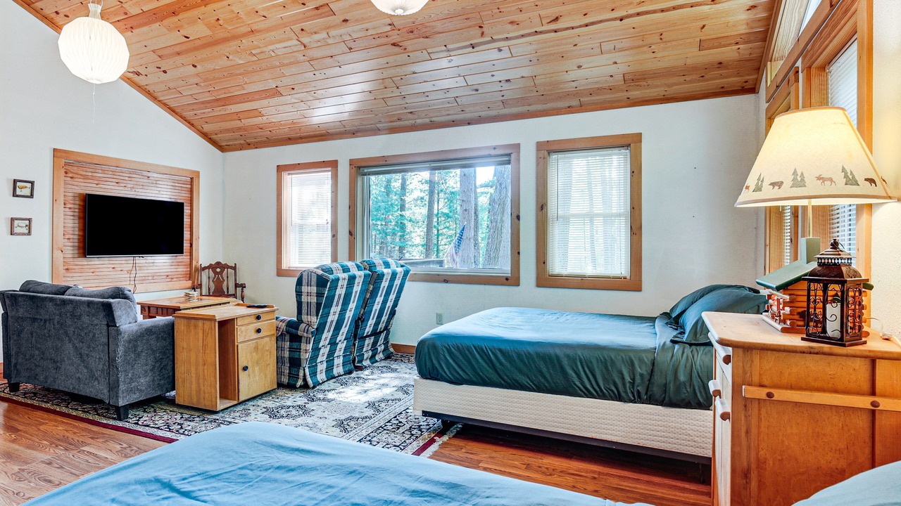 Photo of Bedroom in Eagle River