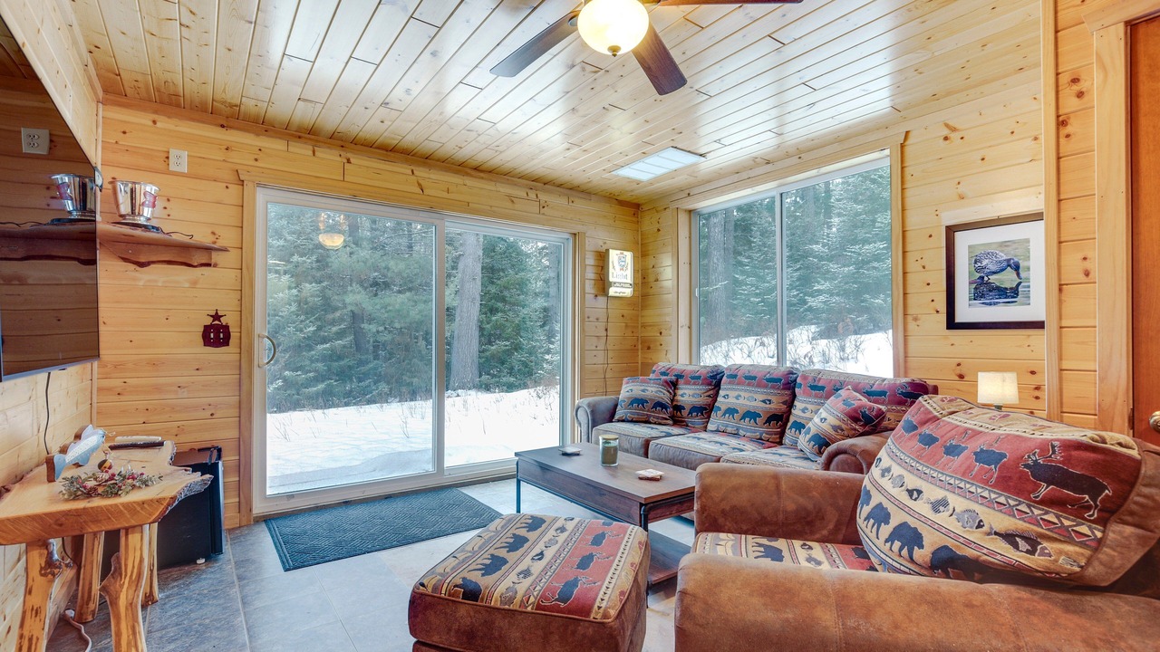 Photo of Livingroom in Eagle River
