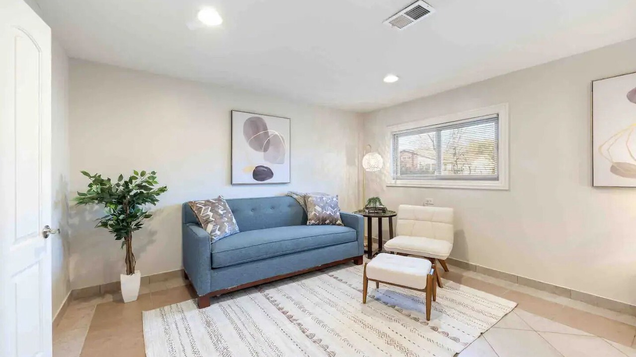 Photo of Livingroom in Arlington Heights