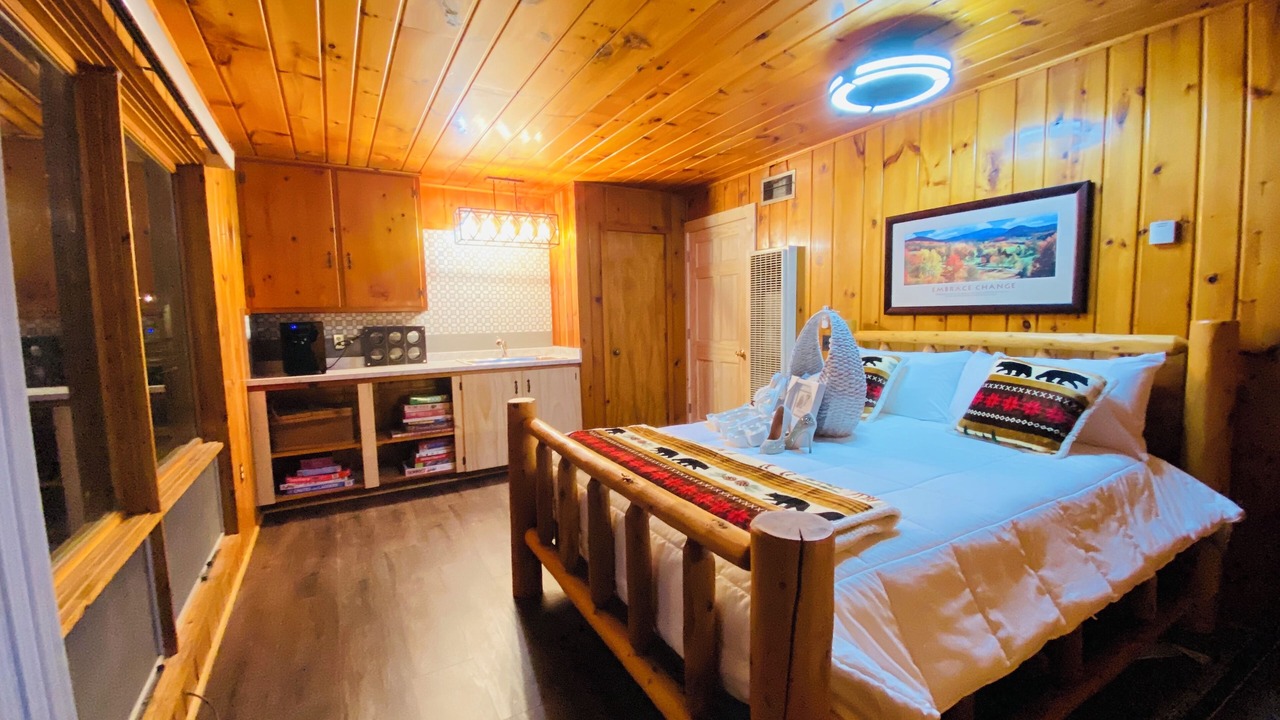 Photo of Bedroom in Carp Lake