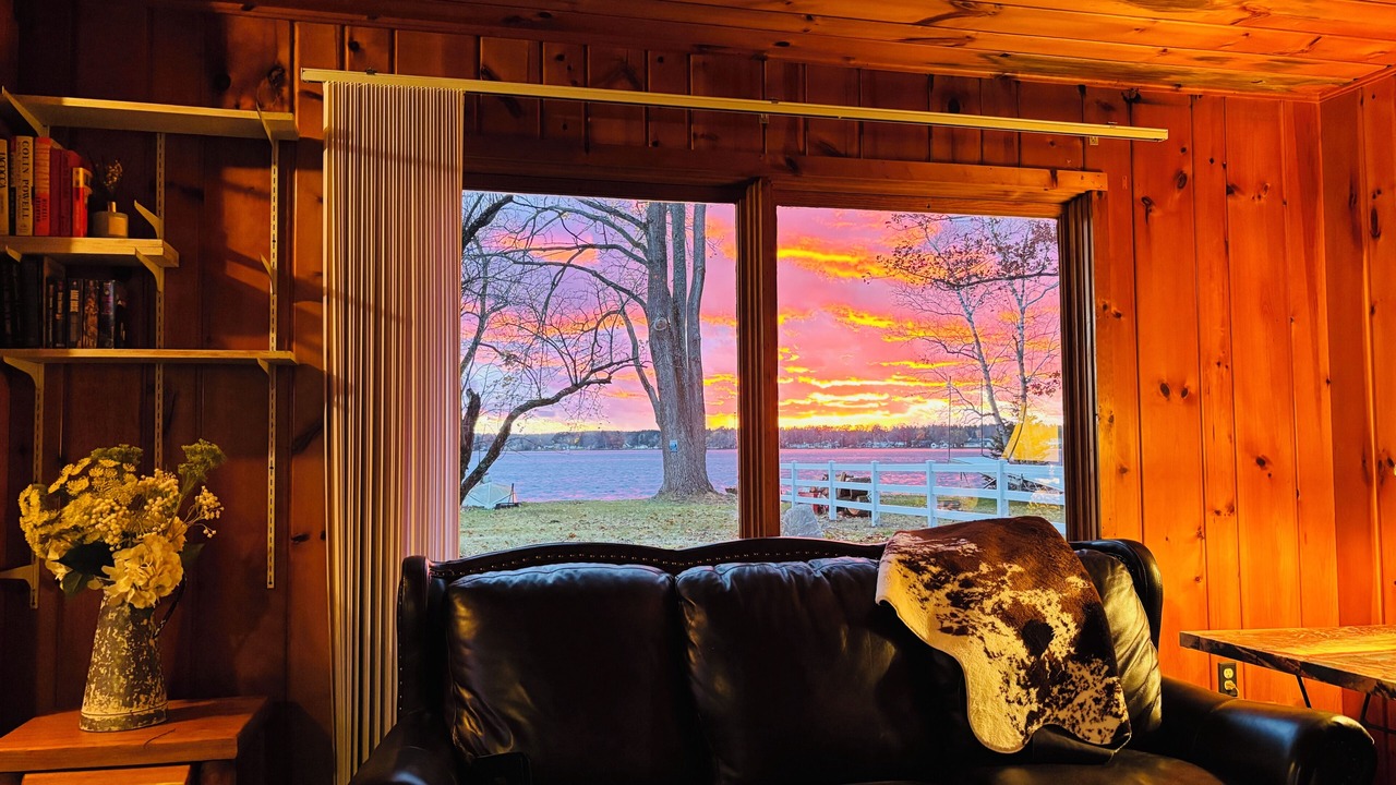 Photo of Livingroom in Carp Lake