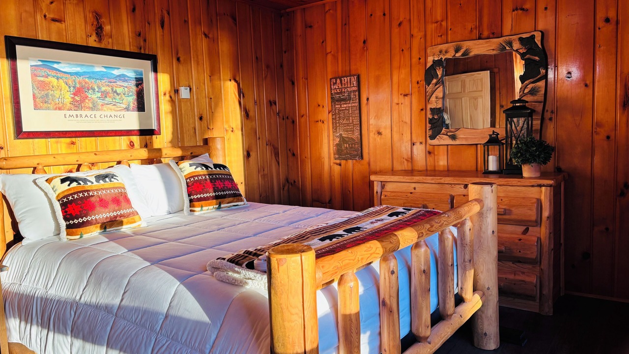 Photo of Bedroom in Carp Lake