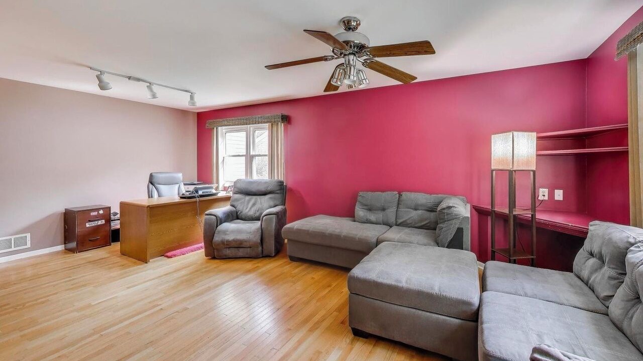 Photo of Livingroom in Gurnee