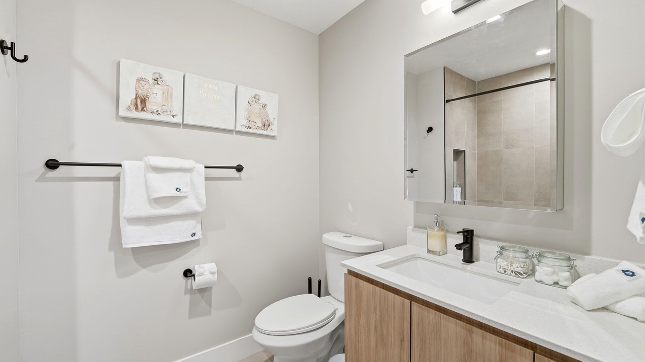 Photo of Bathroom in Edgewater Beach