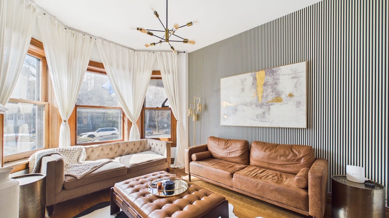 Photo of Livingroom in Wrigleyville