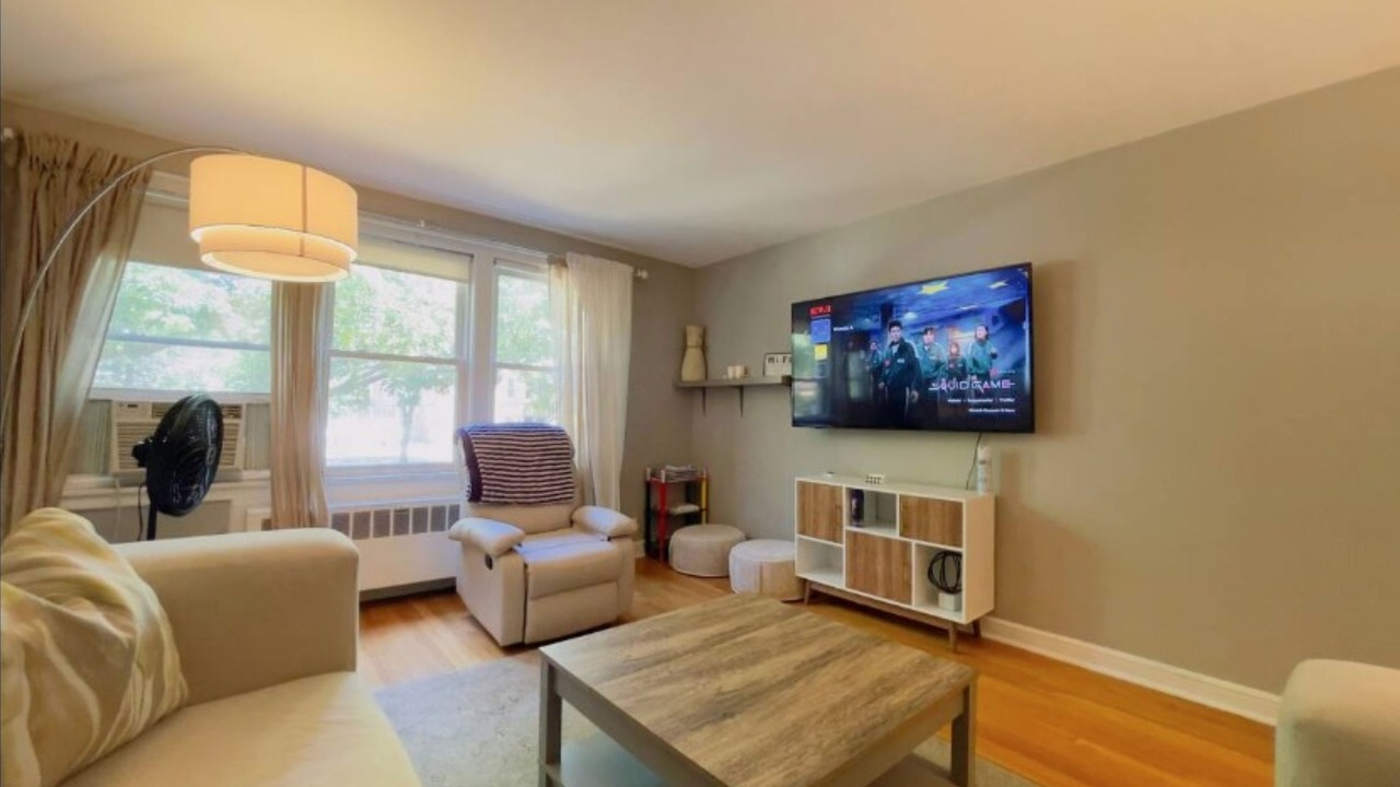 Photo of Livingroom in Evanston