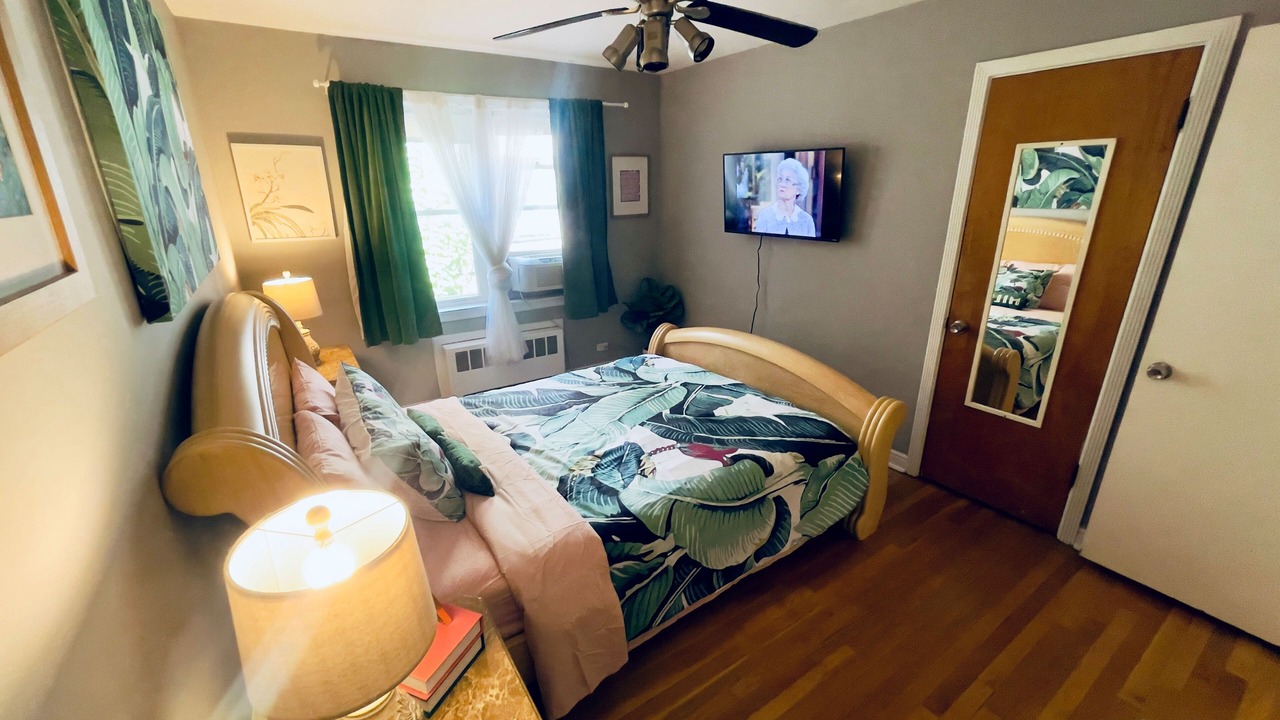 Photo of Bedroom in Evanston