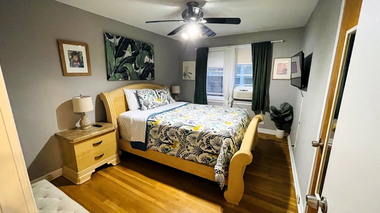 Photo of Bedroom in Evanston